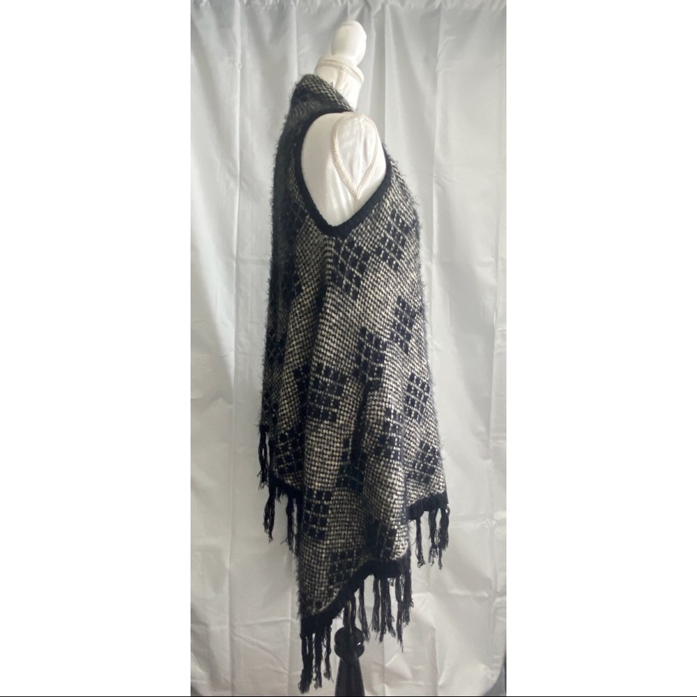 Fringe sweater